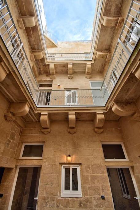 Vallettastay Old 3 Appartement *